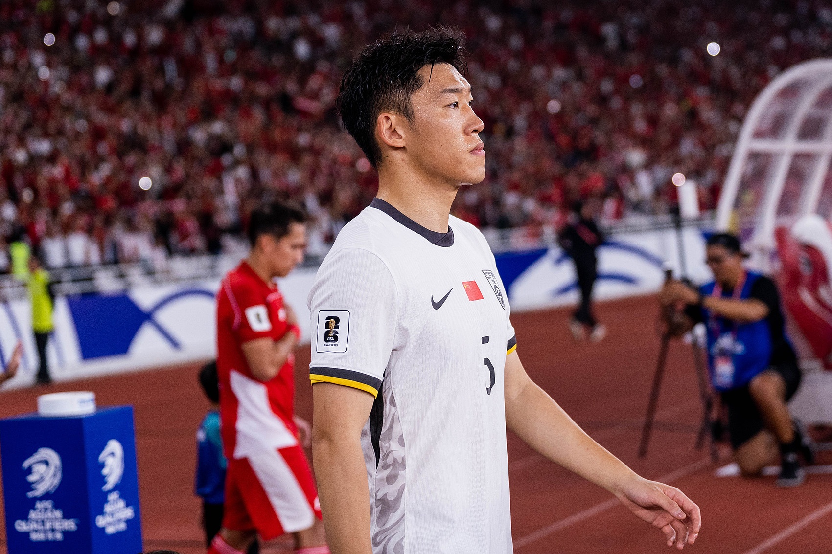 leyu小组-记者：一直担心朱辰杰的情况，此前发烧打点滴+大腿肌肉不适